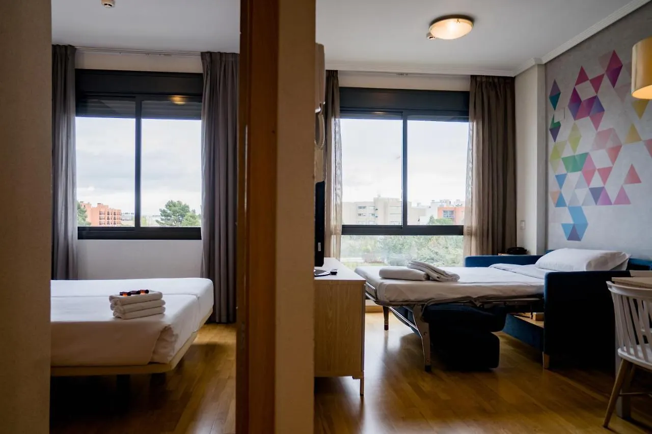 Aparthotel Compostela Suites Madrid